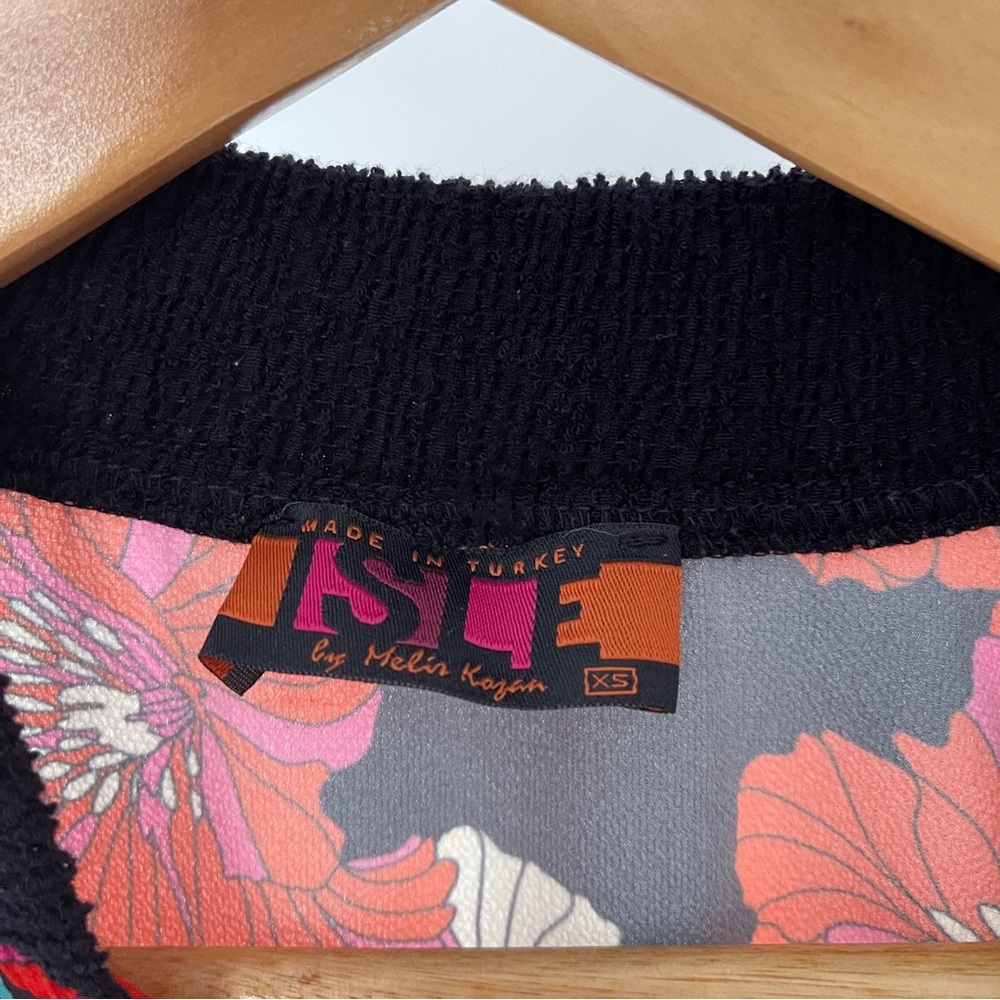 Isle Floral Bomber Jacket with Red and Black Design Size XS - Picture 2 of 4